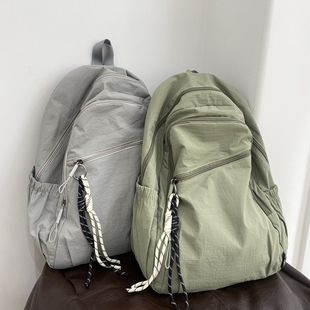 双肩包女大学生纯色书包户外超轻防水通勤大容量电脑轻便旅游背包