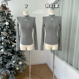 柒月末 灰色半高领内搭打底衫t恤女冬季款修身短款加绒长袖上衣