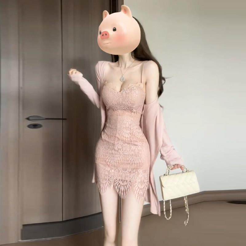 高级感女人味蕾丝v领连衣裙显身材温柔韩系气质掐腰包臀短裙夏季