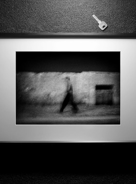 摄影作品装饰画 玛格南大师Antoine D'Agata的名作 客厅房间挂画