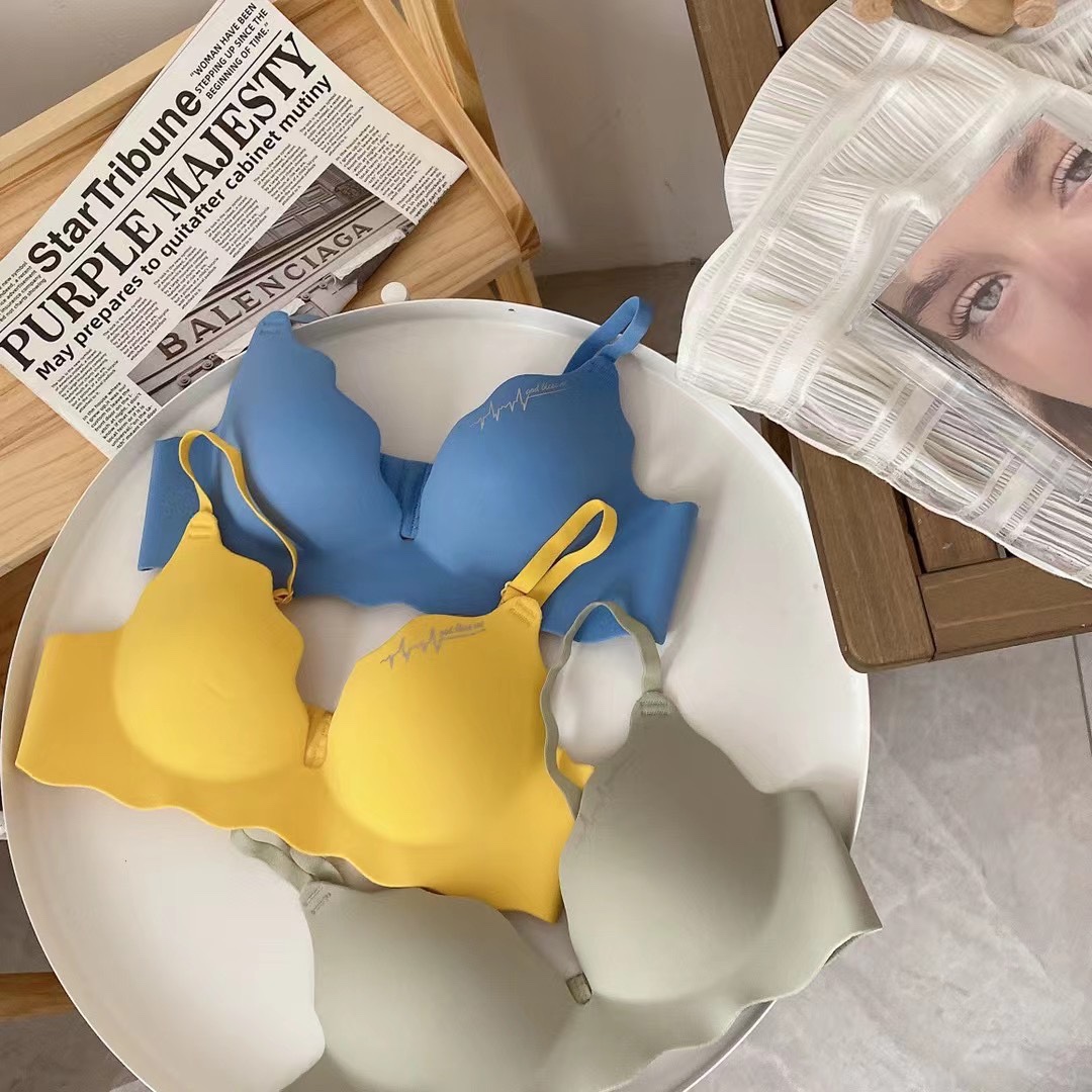 简约内衣无钢圈小胸聚拢