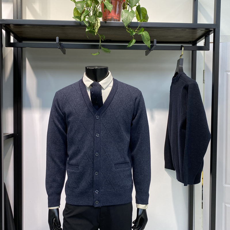 领佐诺依羊毛V领男士针织衫