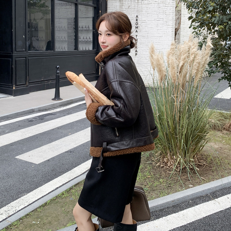 韩系复古皮毛一体羊羔毛夹克外套女冬季2025新款酷飒风机车棉服,女装皮衣,2D111