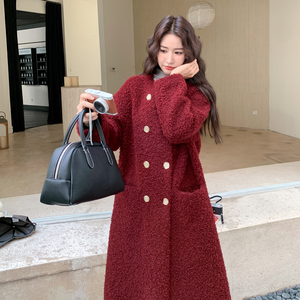 温柔风红色双排扣皮毛一体羊羔毛大衣女秋冬2025新款气质棉服外套图片