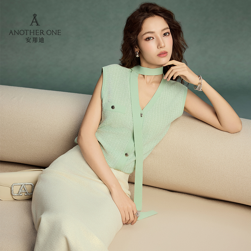浅绿色简约无袖温柔气质V领开衫
