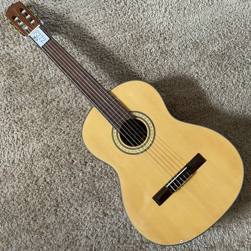 品牌 Caraya 云杉桃花芯木合板 古典吉他39英寸库存初学入门微瑕