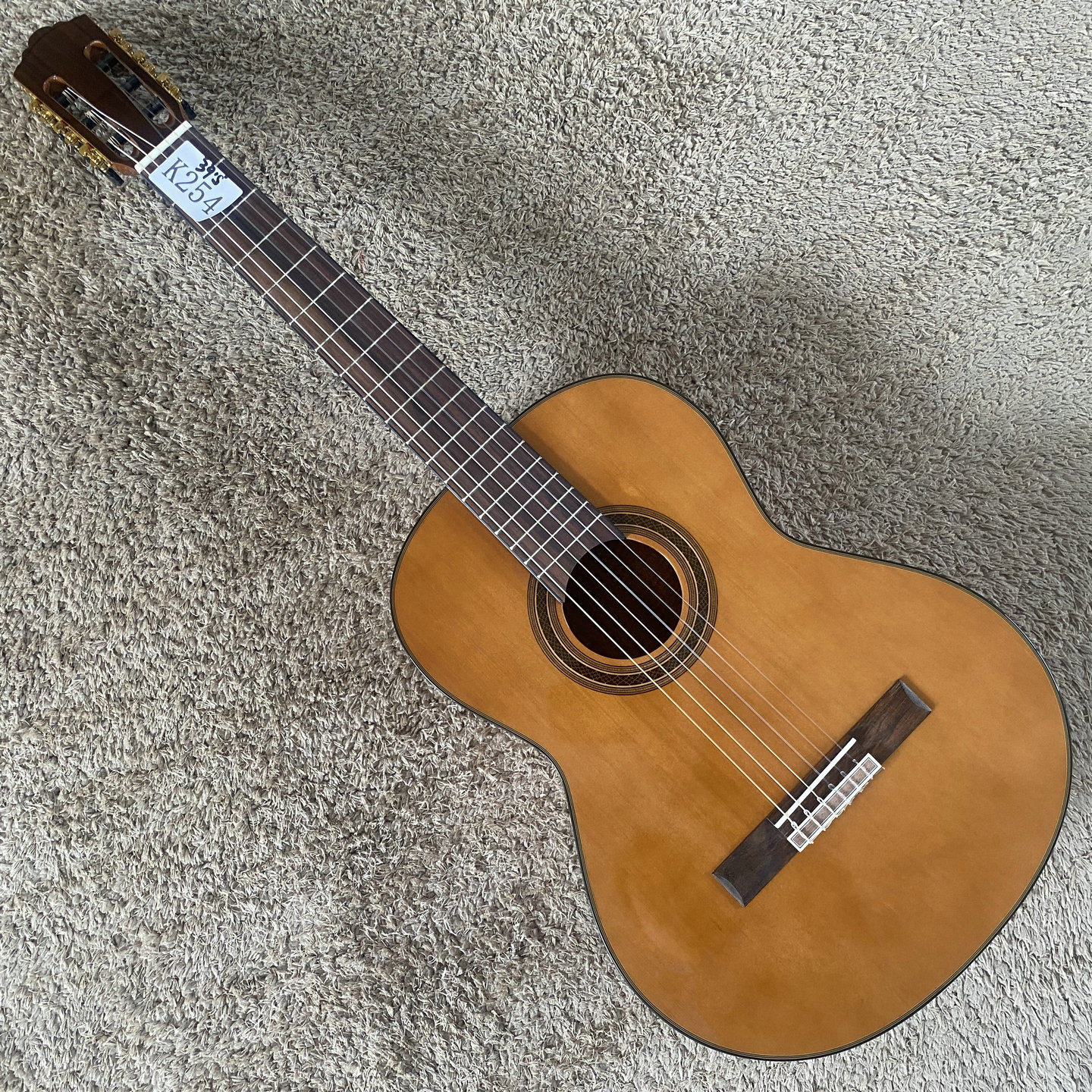 出口 39英寸 4/4红松桃花芯木面单板古典吉他原木色琴颈可调 库存