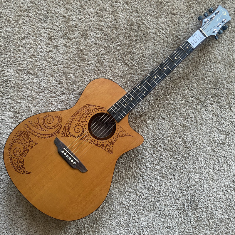 美国Luna 红松木面单板雕刻花纹民谣木吉他40英寸原木色缺角入门