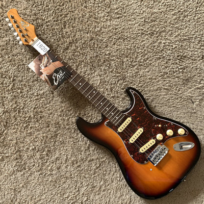 意大利 EKO ST款式 电吉他复古三单拾音器 六点式单摇22品日落色