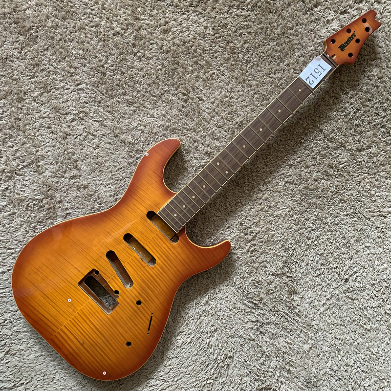美国品牌 小双摇电吉他半成品无配件桃花芯枫木虎纹22品DIY 瑕疵