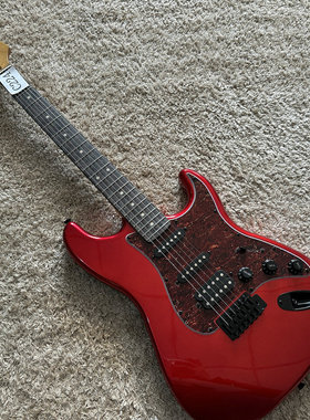 意大利品牌 芬达款式 ST 电吉他单摇 金属红色 单单双 琴颈做旧