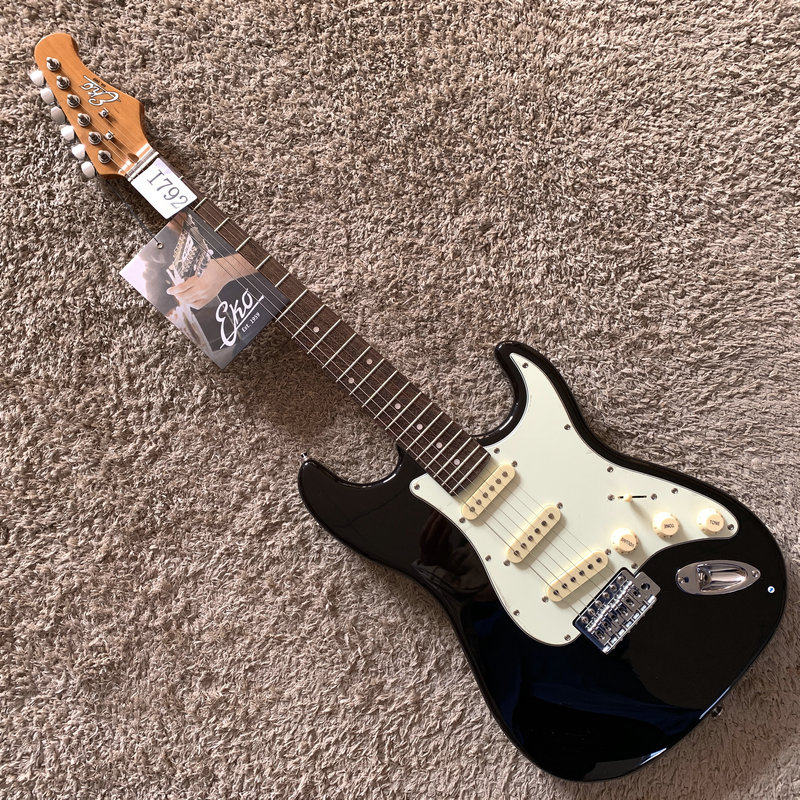 意大利 EKO ST 款式 电吉他单摇黑色复古三单拾音器入门 22品