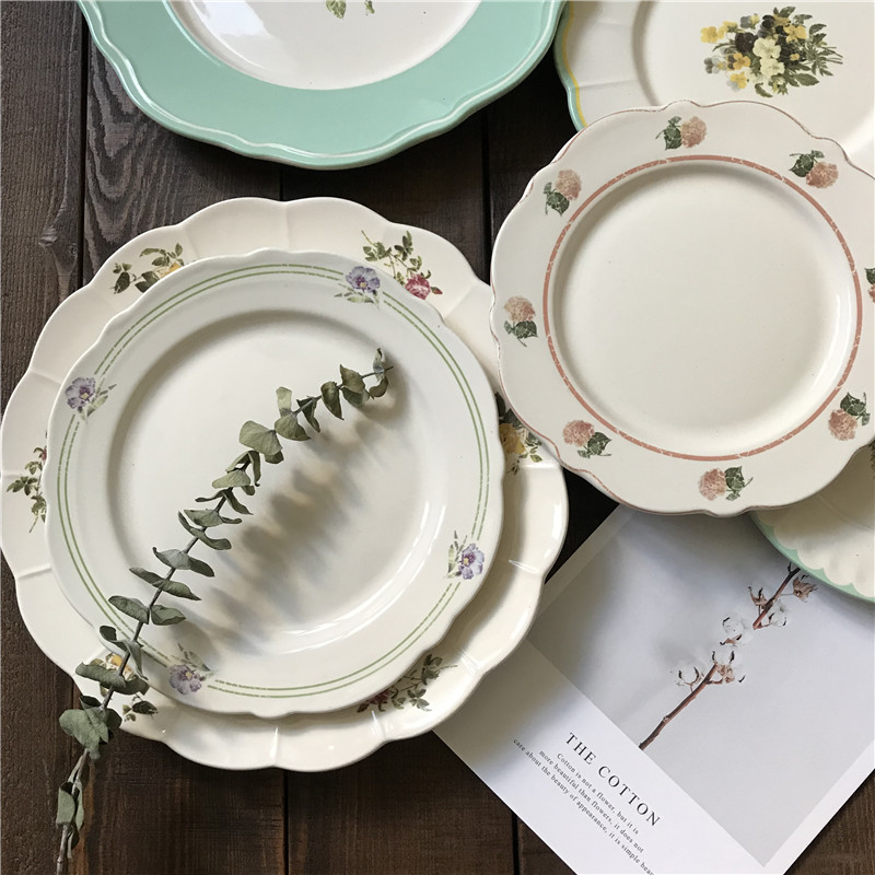 American Vintage flower steak plate