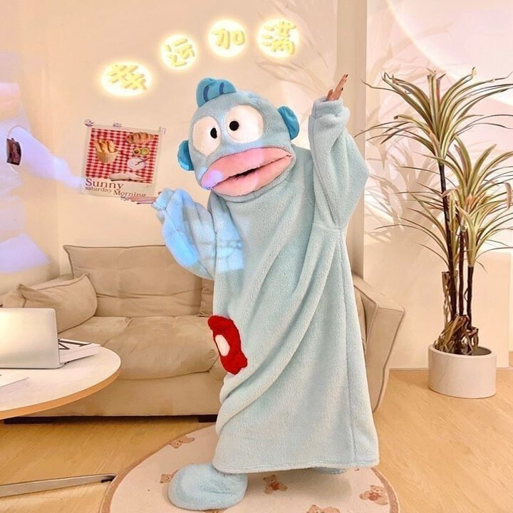 可爱丑鱼睡衣女秋冬加绒加厚保暖珊瑚绒睡袍卡通搞怪连体家居服女