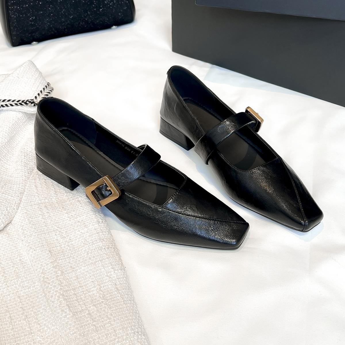 不累脚方头软皮方根浅口单鞋防掉脚复古2025早春季新款晚晚鞋