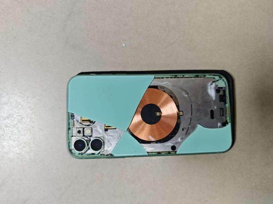 1月7日定安涉案的5件电子产品网络拍卖公告