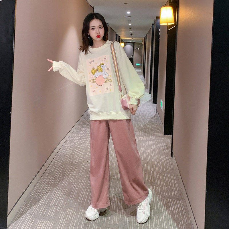 출산 가을 정장 유행 운동복 2024 겨울 2024 겨울 두꺼운 벨벳 나들이 인터넷 연예인 넓은 다리 바지 투피스 세트