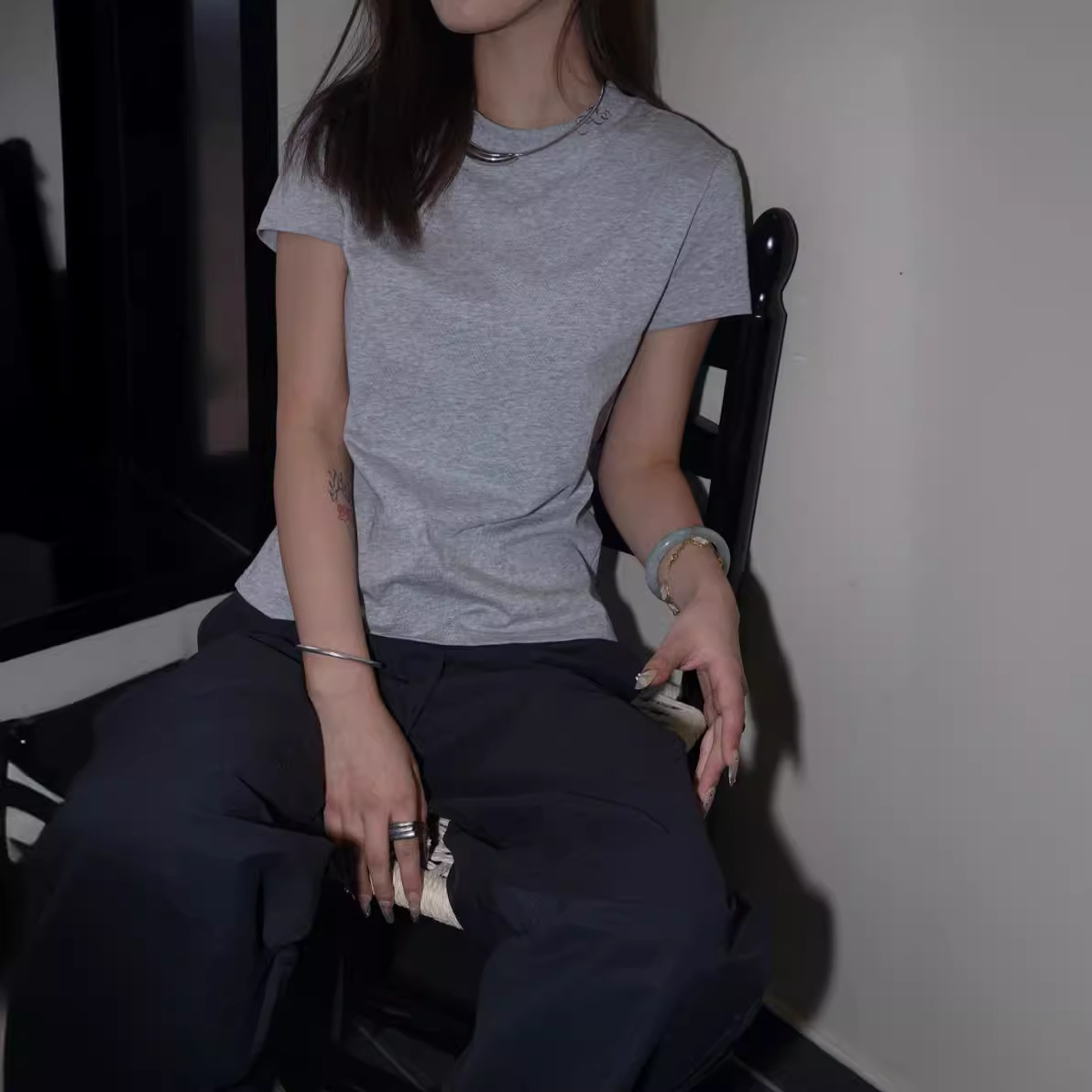 基础款百搭显瘦全棉合体绣花T恤打底黑白灰短袖棉T恤女上衣3054
