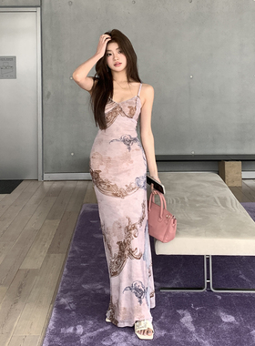 语姿雅Rae新款温柔长裙女数码印花弹力网纱修身显瘦吊带连衣裙