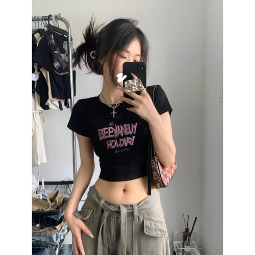 美式复古黑色短款字母上衣夏季新款甜辣妹修身显瘦正肩短袖t恤女