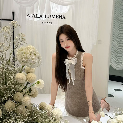 AIALA LUMENA-杏绒花笺精致珍珠蝴蝶结法式茶系连衣裙(配可L20928
