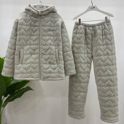 专柜同款亲嘴猫睡衣女士冬季新款暖暖绒夹棉连帽家居服H56599