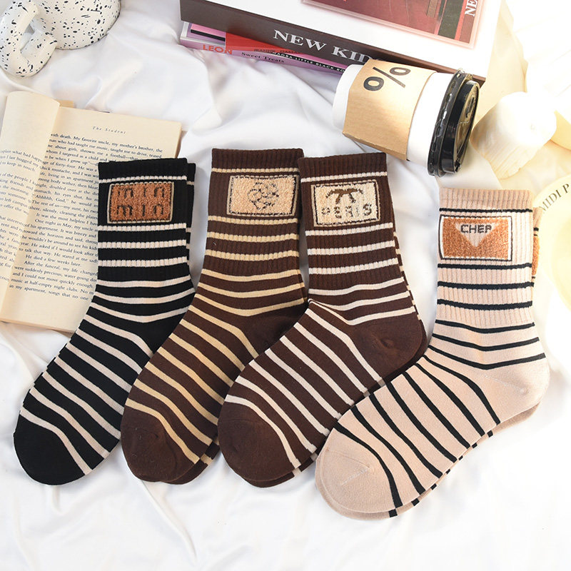 条纹袜子女纯棉中筒袜秋冬保暖ins潮长筒网红直播款外穿配鲨鱼裤