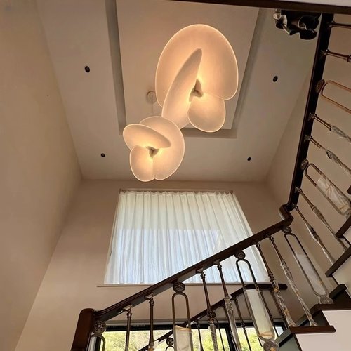 意大利别墅挑空楼梯间吊灯极简客厅设计师Luceplan Levante餐厅灯