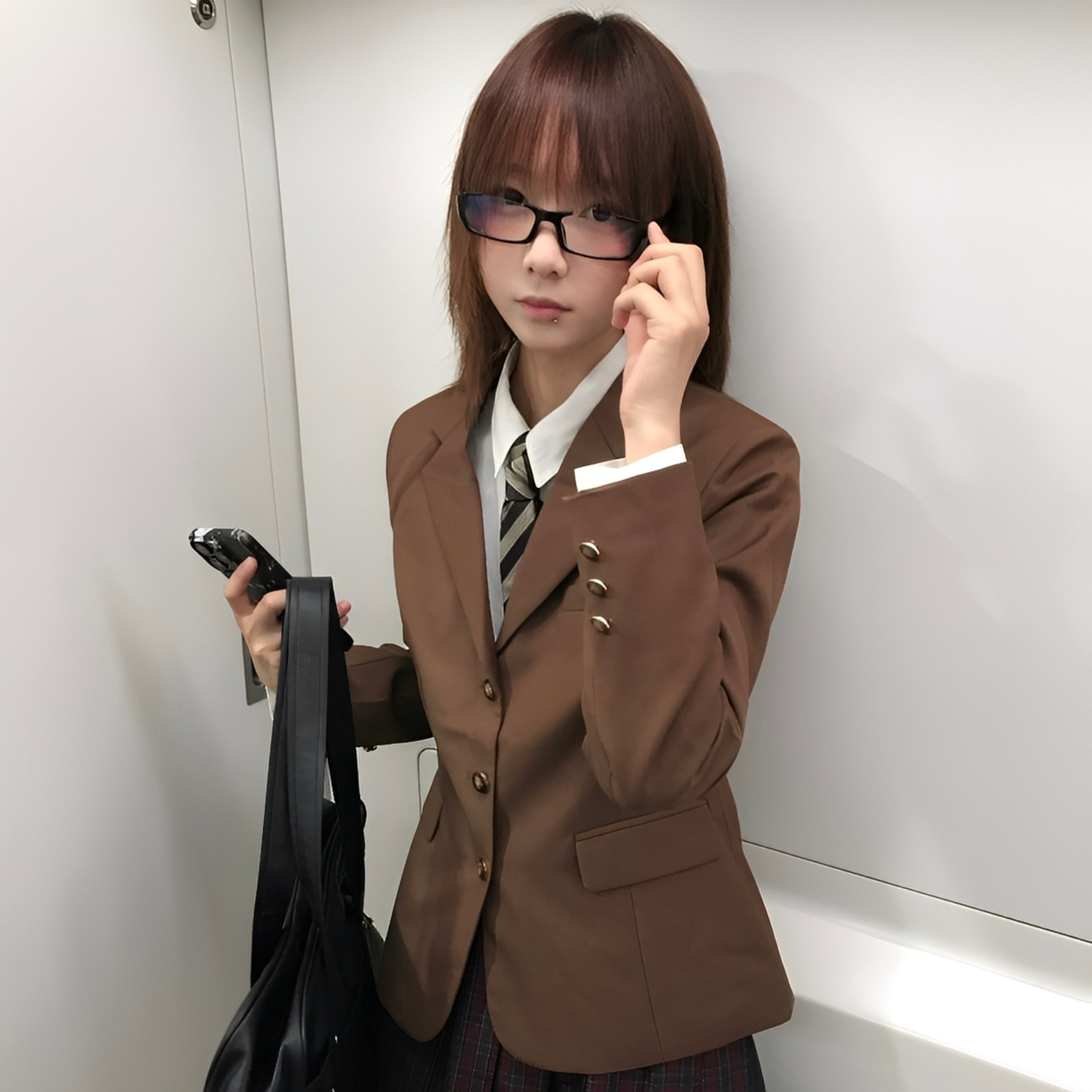 半袋麻豆原创jk制服西装外套女日系学院校供感三粒扣茶色徽章西服