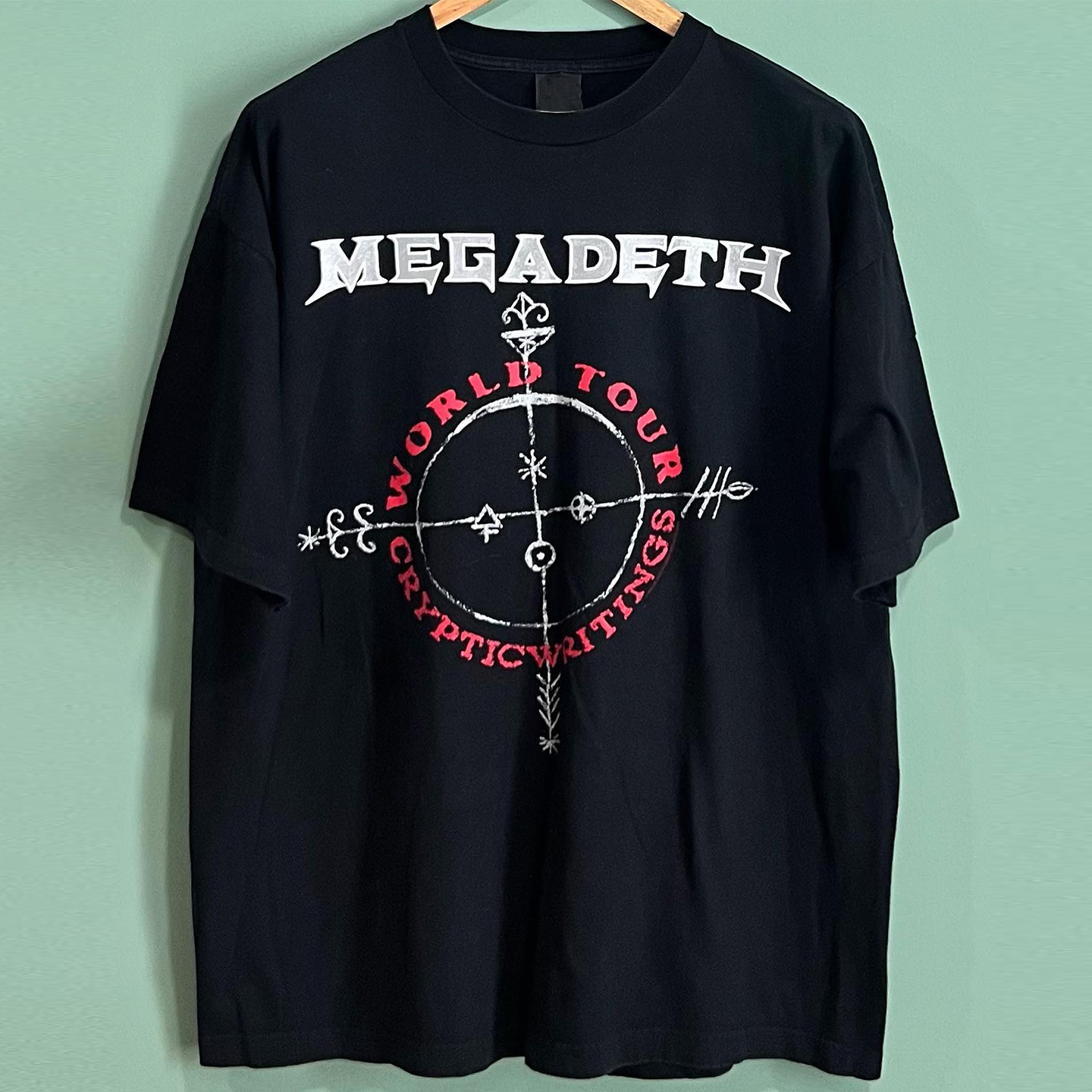 麦格帝斯乐队美式小领口短袖T恤