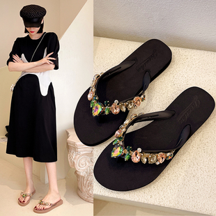 新款带钻爆闪人字拖女夏百搭时尚绿野仙踪ins度假平底防滑沙滩鞋