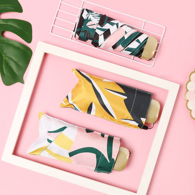 超轻迷你折叠防晒防紫外线黑胶太阳伞女扁五折伞口袋晴雨两用UV伞