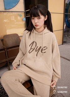 卫衣女秋冬2026新款爆款时尚洋气杏色连帽中长款加厚女款冬季上衣
