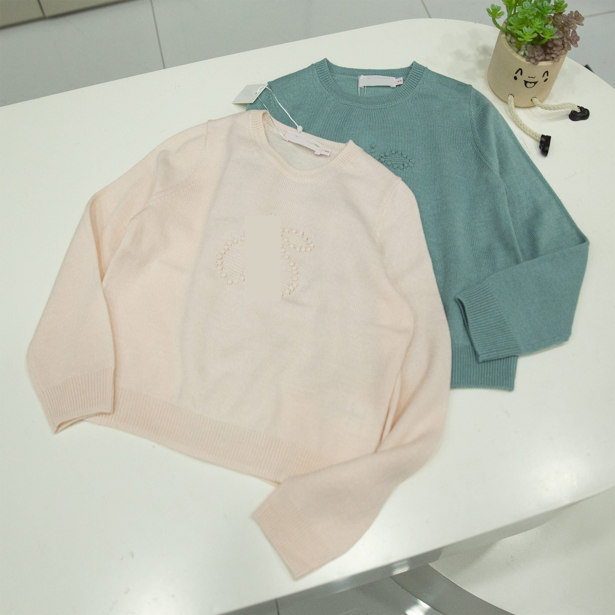 法单女童全羊毛钩织樱桃针织衫