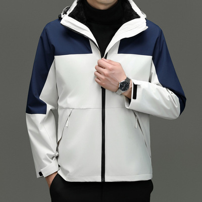可拆卸户外冲锋衣外套男2025冬新款中年爸爸加绒加厚连帽拼色上衣