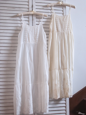 文艺小清新纯棉纯色吊带裙子