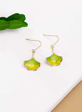绿色银杏叶耳环2025年新款潮夏天耳饰小清新原创小众设计感耳坠女