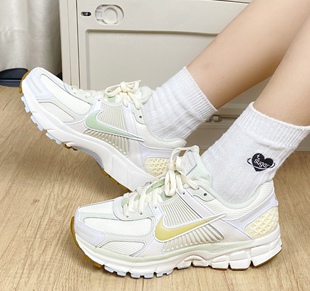Nike Air Zoom Vomero 5 时尚运动 低帮 休闲跑步鞋 女款 绿黄白