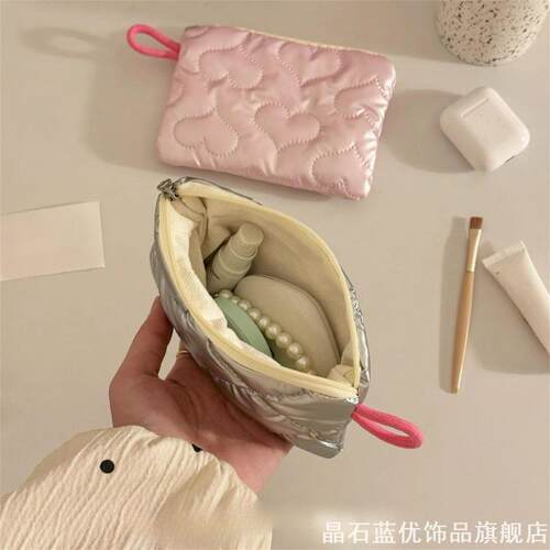 韩国ins博主爱心绗缝化妆包女