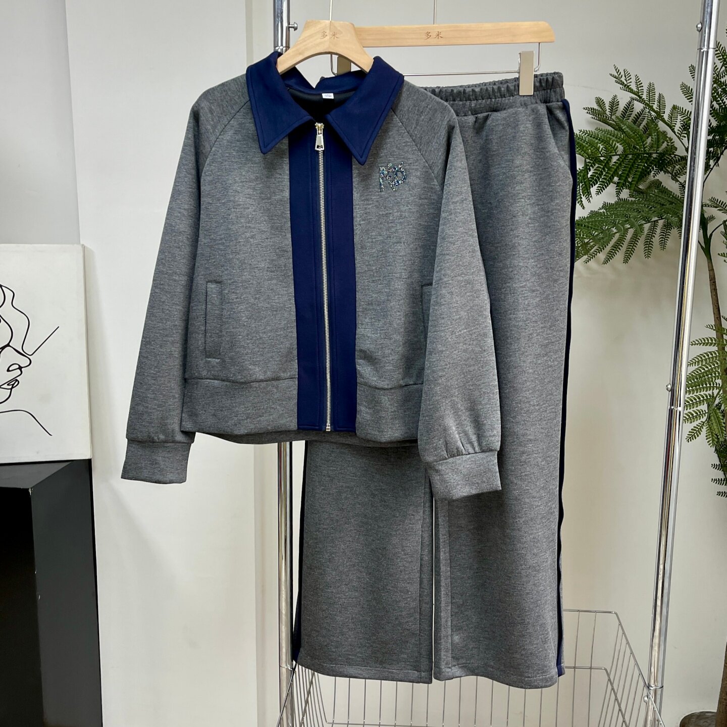 中年妈妈春季运动服套装女休闲外套中老年春秋新款洋气减龄两件套