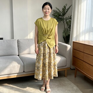 时尚洋气年轻妈妈夏装连衣裙套装女中老年减龄显瘦高级优雅两件套