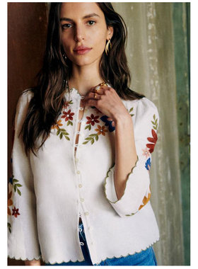 现货25早秋法式小衫度假风花瓣立领刺绣花朵亚麻棉九分袖纽扣衬衫