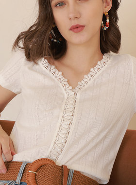 可爱小花边纯棉V领纽扣宽松T恤女