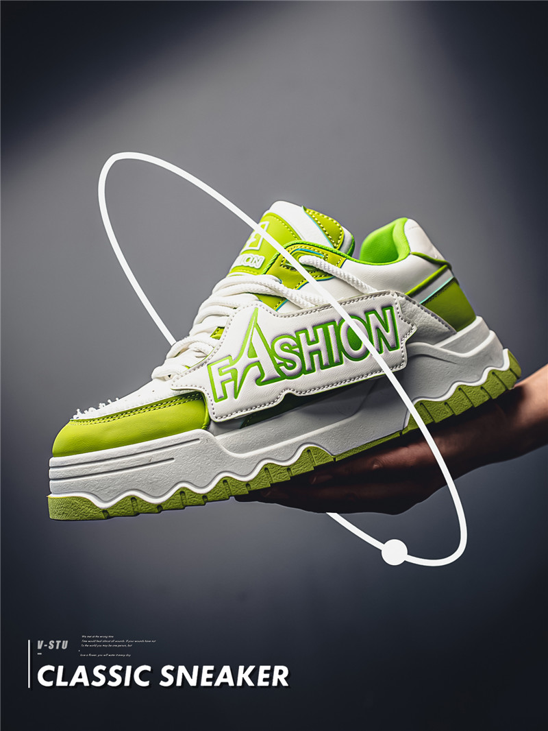 板鞋男生大码韩版潮流百搭小众设计面包鞋字母图腾增高运动休闲鞋