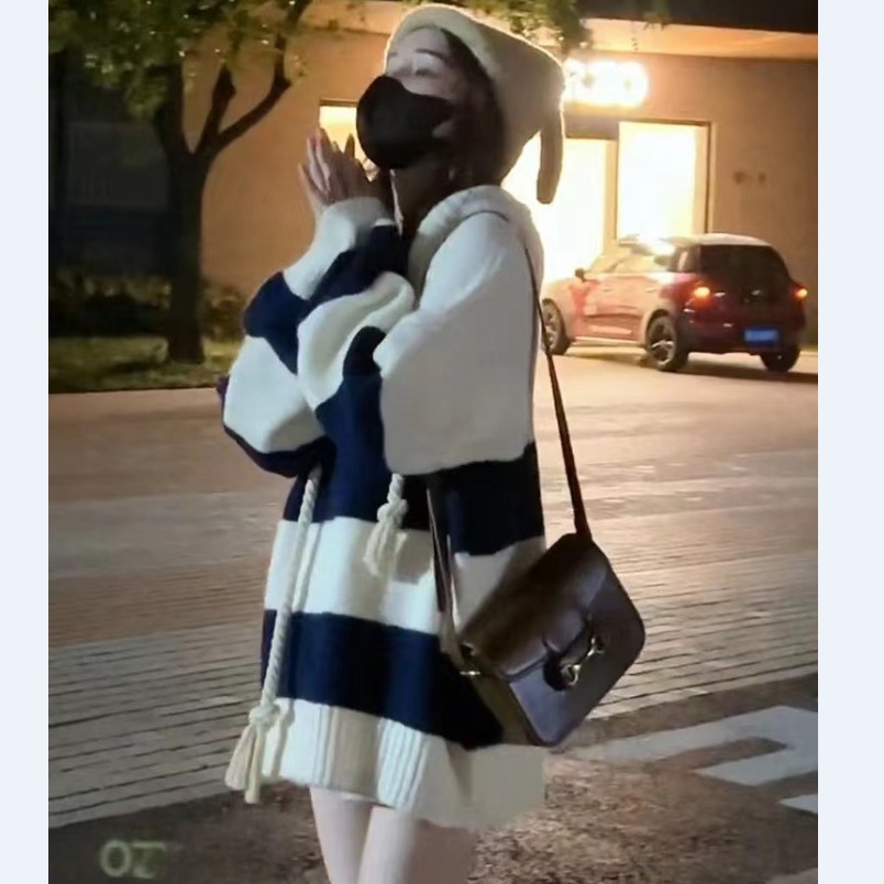 韩系新款撞色连帽针织卫