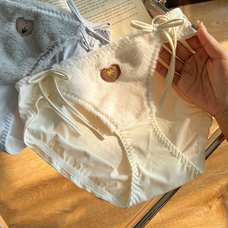 约会的秘密~毛绒绒内裤女纯欲高开叉刺绣抗菌性感三角裤保暖小腹