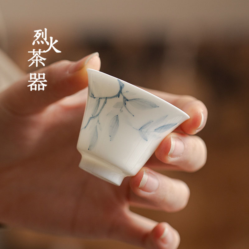 客人杯玉泥白瓷青花手绘玉兰品茗杯 手工陶瓷薄胎茶杯单杯主人杯