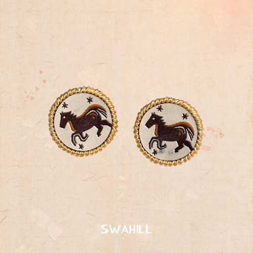 SWAHILL斯瓦山丘 小马羚羊动物刺绣圆形耳钉 原创设计师度假默叙
