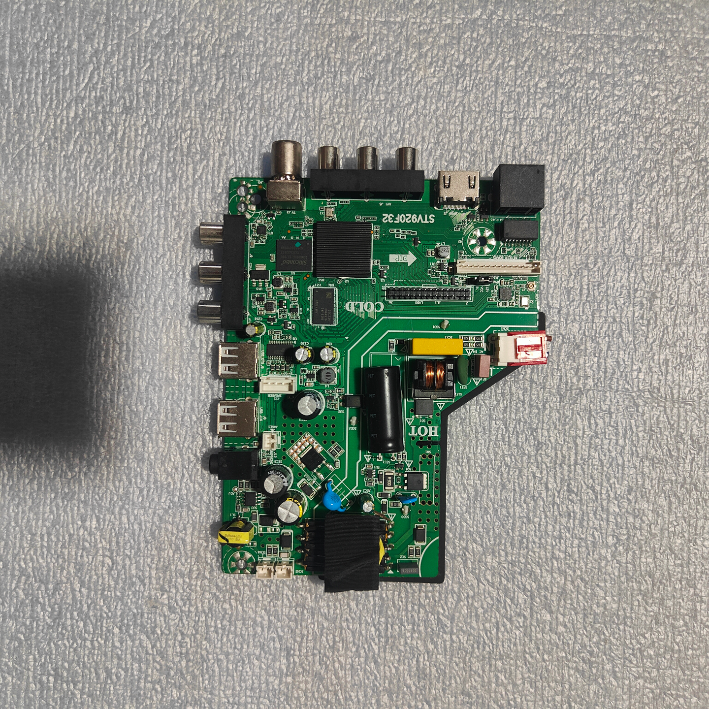 STV920F32通用网络电视主板 配遥控器 30V-84V