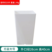 Квадратные белые высокие сапоги